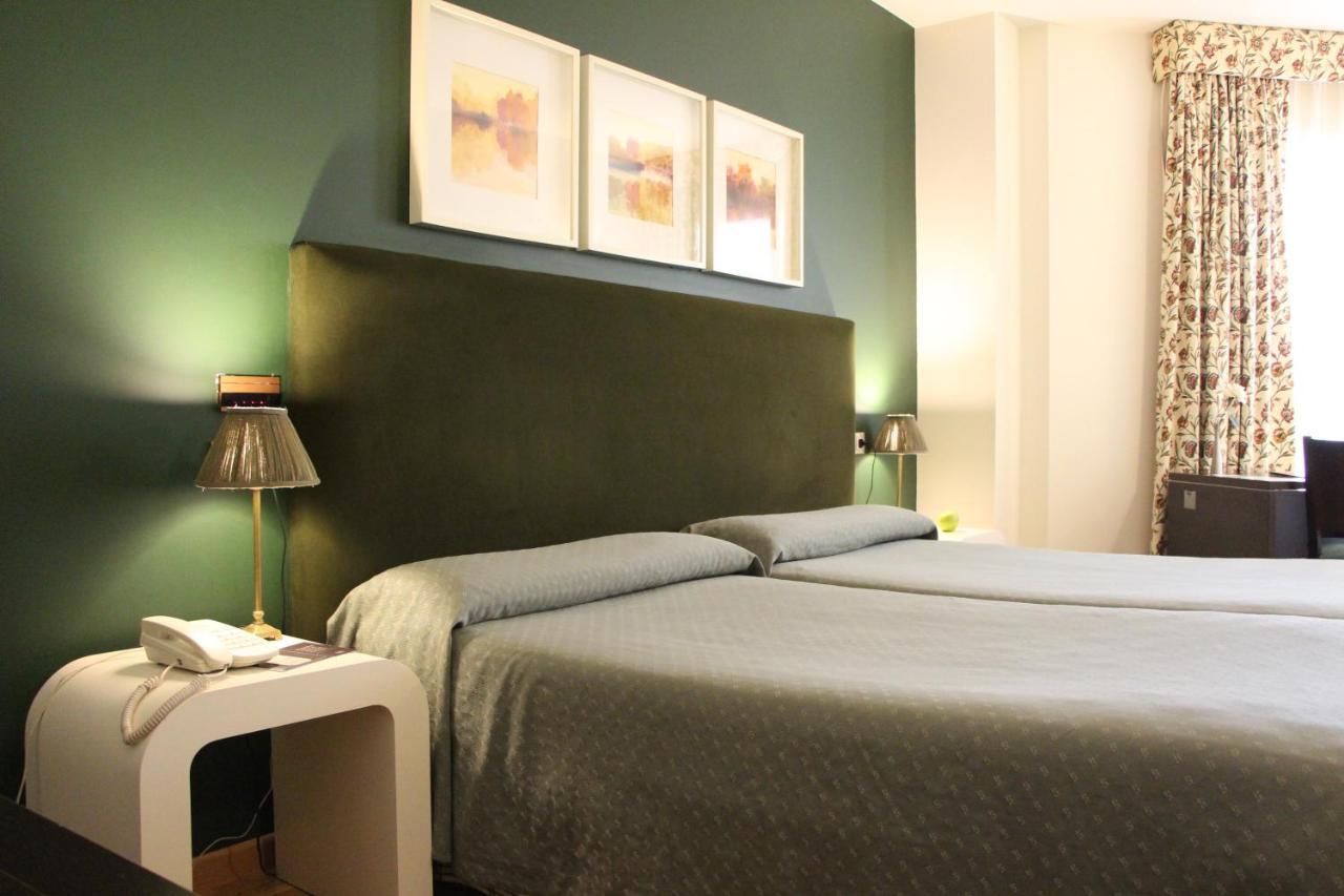 Hotel Bouza Ribadeo Esterno foto