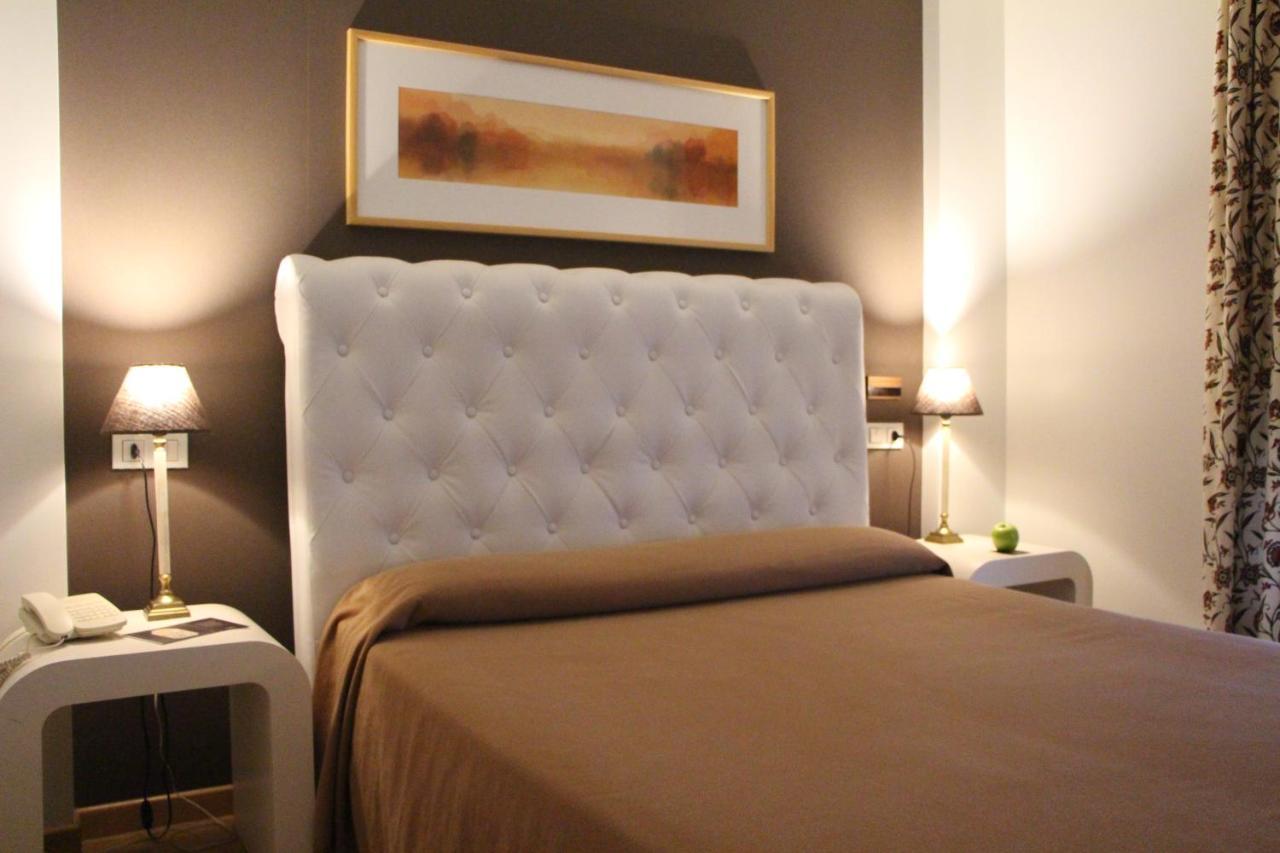 Hotel Bouza Ribadeo Esterno foto