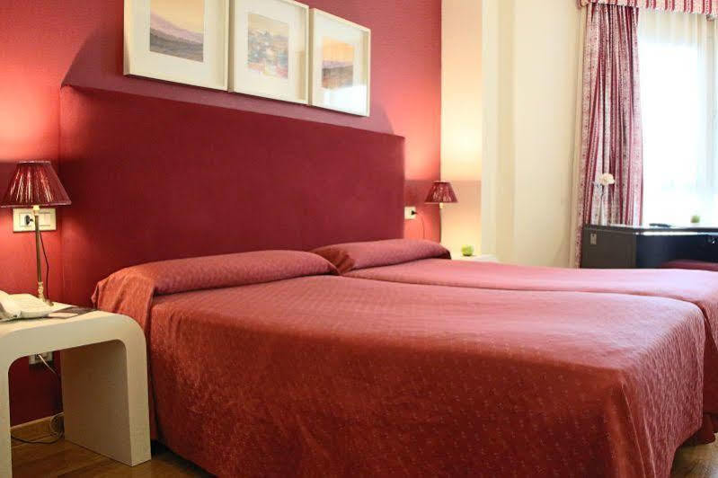 Hotel Bouza Ribadeo Esterno foto