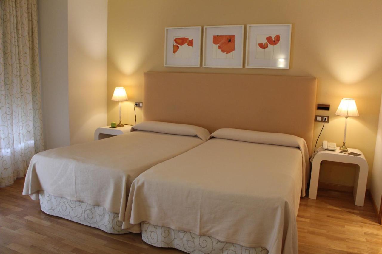 Hotel Bouza Ribadeo Esterno foto
