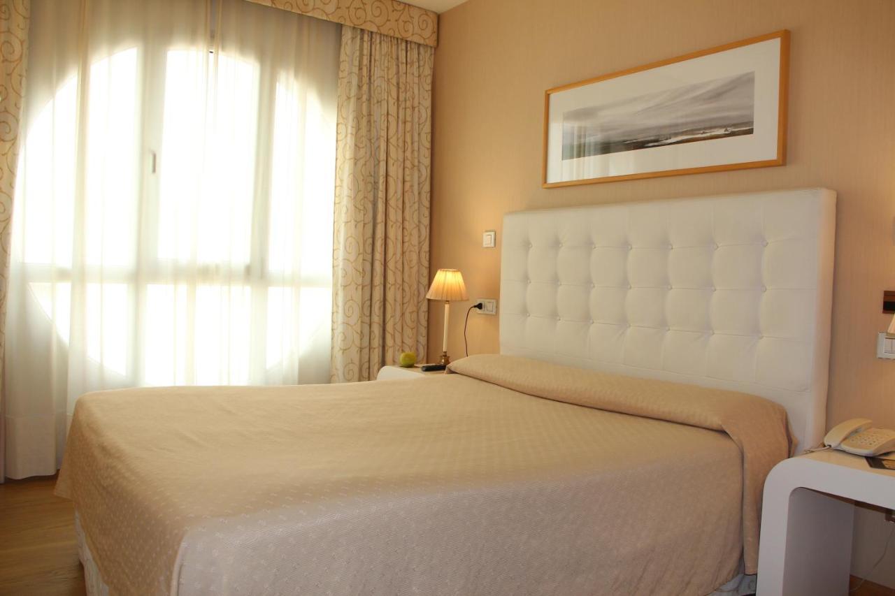 Hotel Bouza Ribadeo Esterno foto